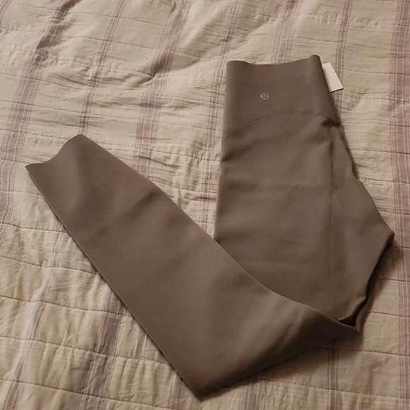 Glow Up SHR Tight - Picture 5 of 14